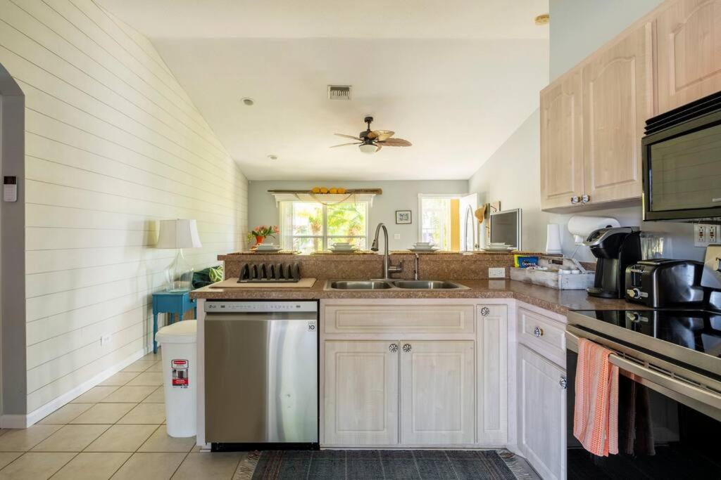 Tropical Island Escape Near Disney, Beach, Cruise Merritt Island エクステリア 写真